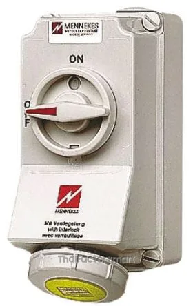 Mennekes Switchable IP44 Interlocked Socket 2P+E, Earthing Position 4h, 16A, 110V