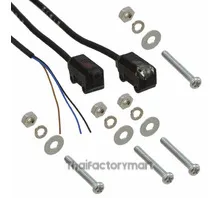Omron Through Beam (Emitter and Receiver) Photoelectric Sensor Maximum of 1 m Detection Range PNP IP67 Block Style